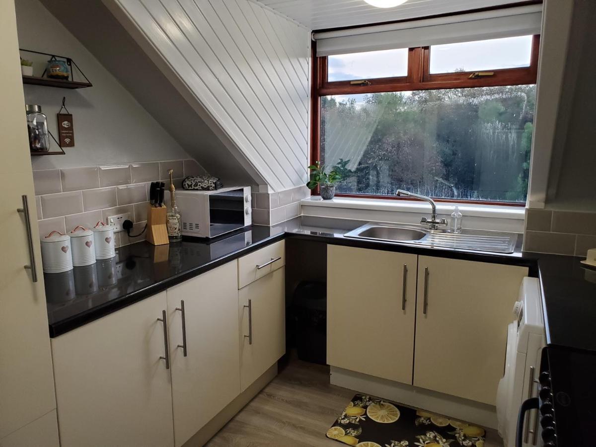 Carvetii - Mayhaven House - Tranquil Cul-De-Sac - 2 Bedrooms, Sleeps 4 Guests Dunfermline Exterior foto